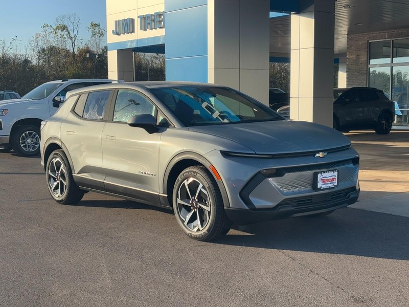 Chevrolet Equinox EV Vehicle Image 02