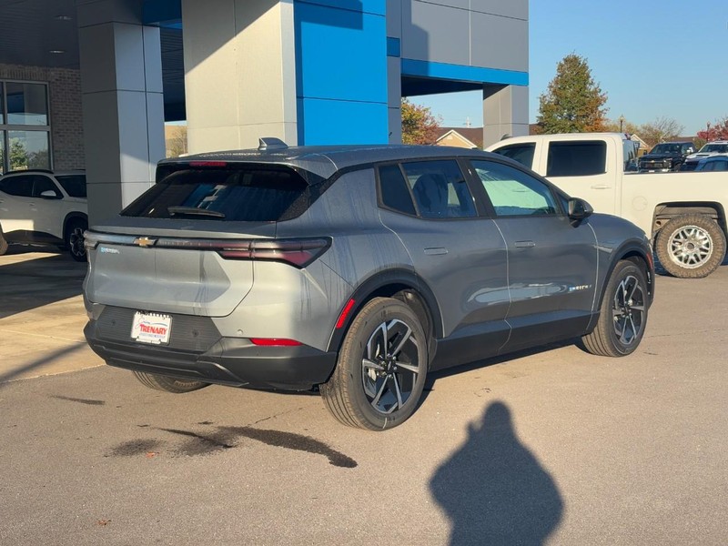 Chevrolet Equinox EV Vehicle Image 03