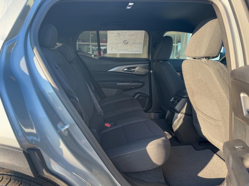 Chevrolet Equinox EV Vehicle Image 05