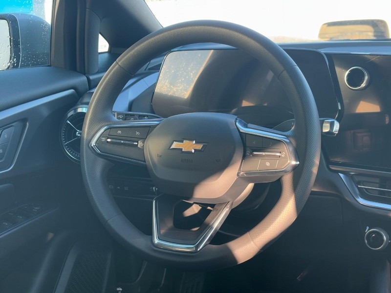 Chevrolet Equinox EV Vehicle Image 07