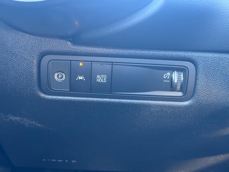 Chevrolet Equinox EV Vehicle Image 11