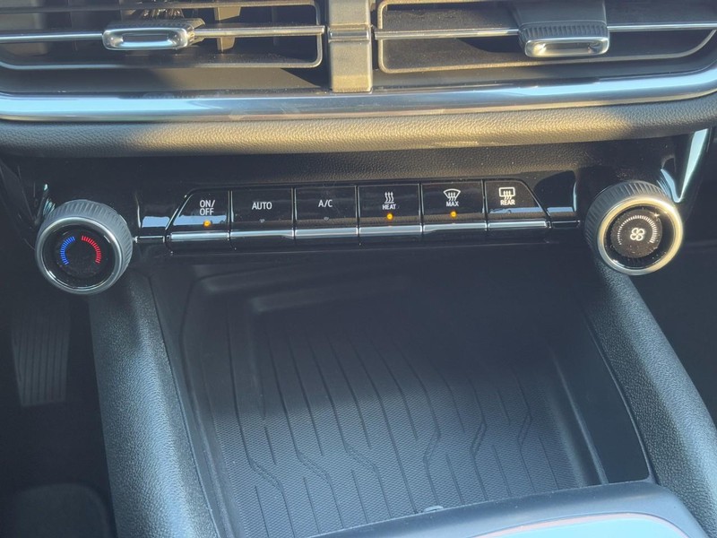 Chevrolet Equinox EV Vehicle Image 18