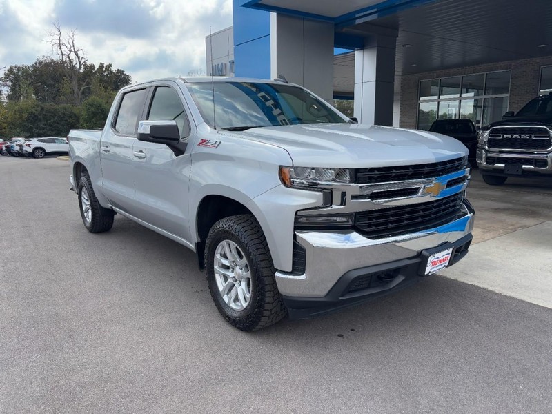 Chevrolet Silverado 1500 Vehicle Full-screen Gallery Image 02