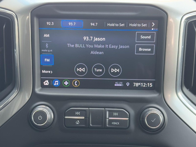 Chevrolet Silverado 1500 Vehicle Full-screen Gallery Image 13