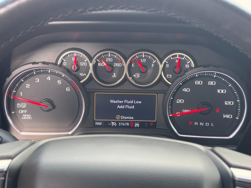 Chevrolet Silverado 1500 Vehicle Full-screen Gallery Image 19