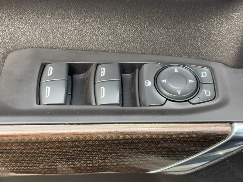 Chevrolet Silverado 1500 Vehicle Full-screen Gallery Image 23