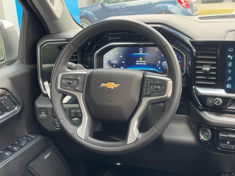 Chevrolet Silverado 1500 Vehicle Image 12