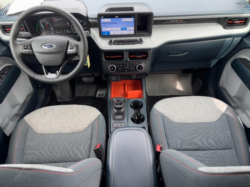 Ford Maverick Vehicle Image 11