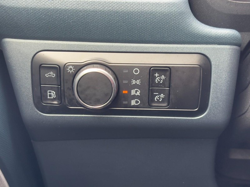 Ford Maverick Vehicle Image 16