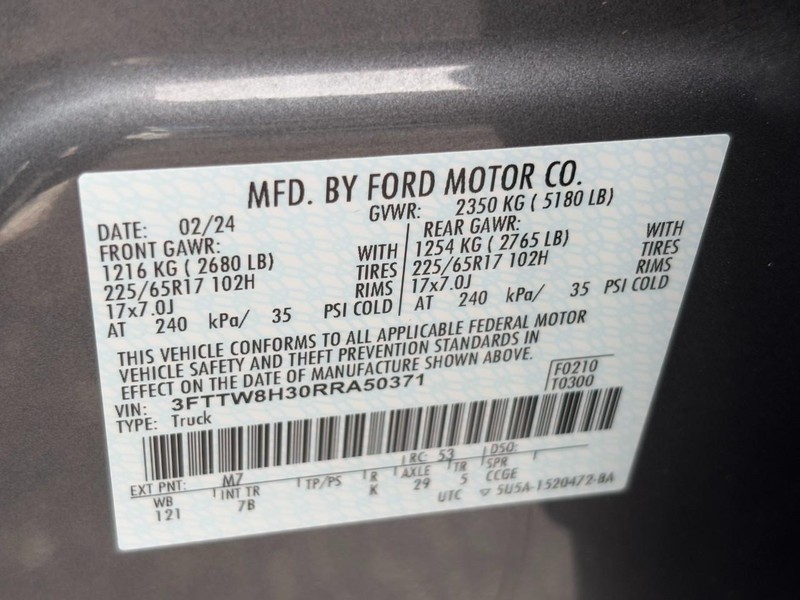 Ford Maverick Vehicle Image 24