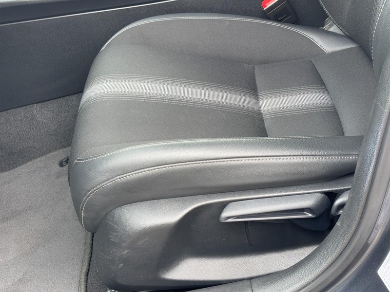 Honda Civic Sedan Vehicle Image 24