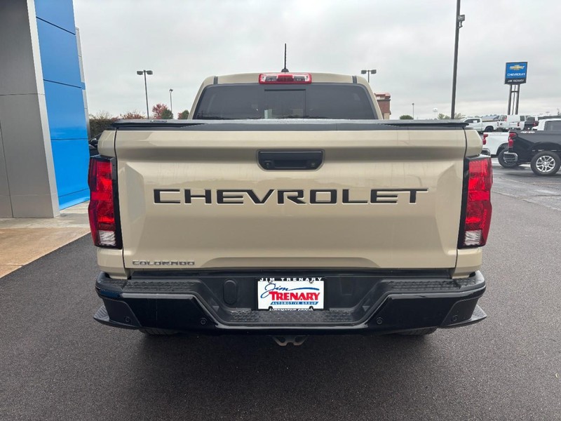 Chevrolet Colorado Vehicle Full-screen Gallery Image 05