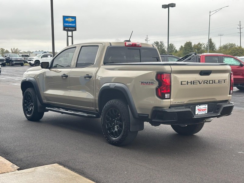 Chevrolet Colorado Vehicle Full-screen Gallery Image 06