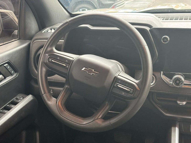 Chevrolet Colorado Vehicle Full-screen Gallery Image 12