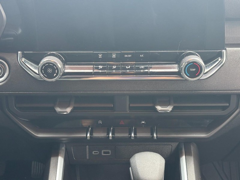 Chevrolet Colorado Vehicle Full-screen Gallery Image 14