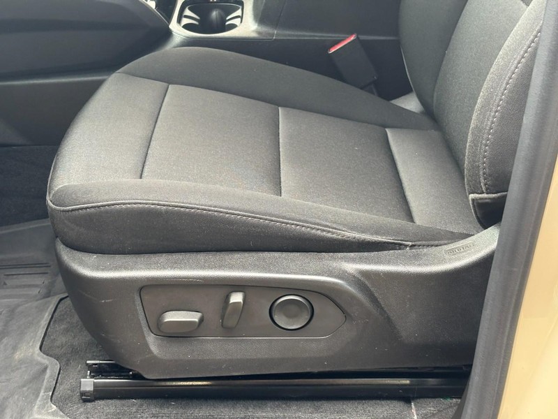 Chevrolet Colorado Vehicle Full-screen Gallery Image 25