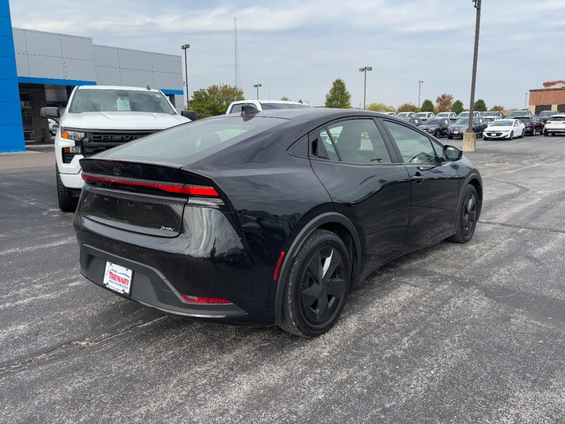 Toyota Prius Vehicle Image 03
