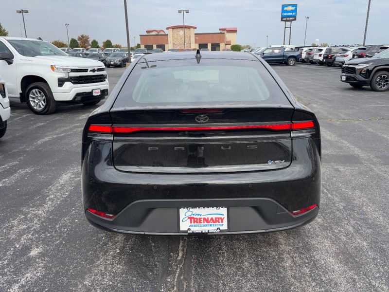 Toyota Prius Vehicle Image 05