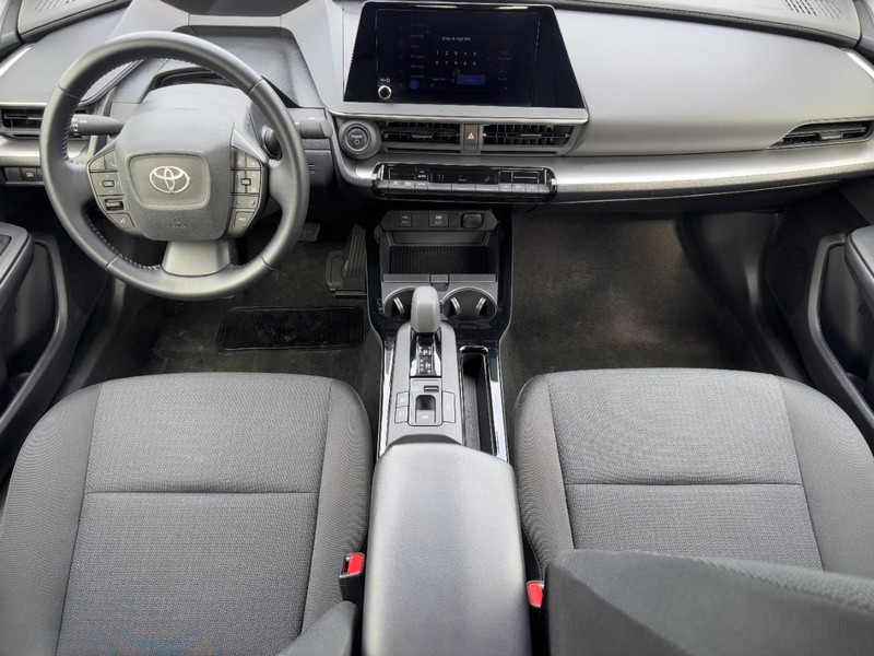 Toyota Prius Vehicle Image 11