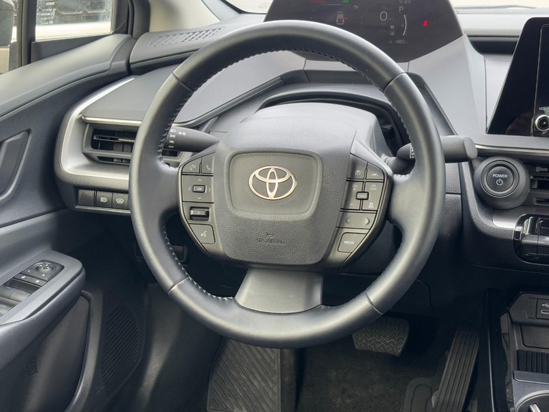 Toyota Prius Vehicle Image 12
