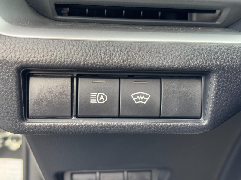 Toyota Prius Vehicle Image 16