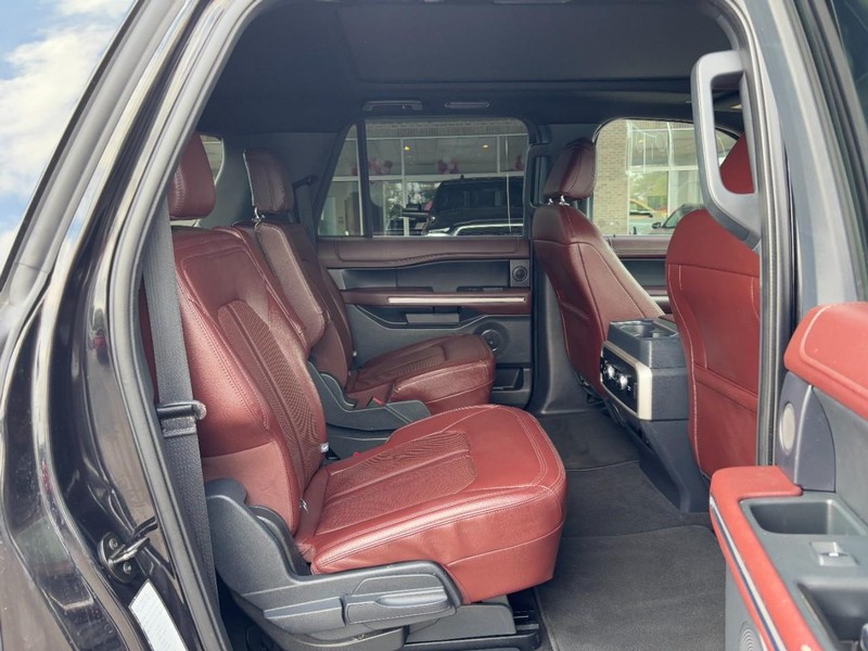 Ford Expedition Max Vehicle Image 10