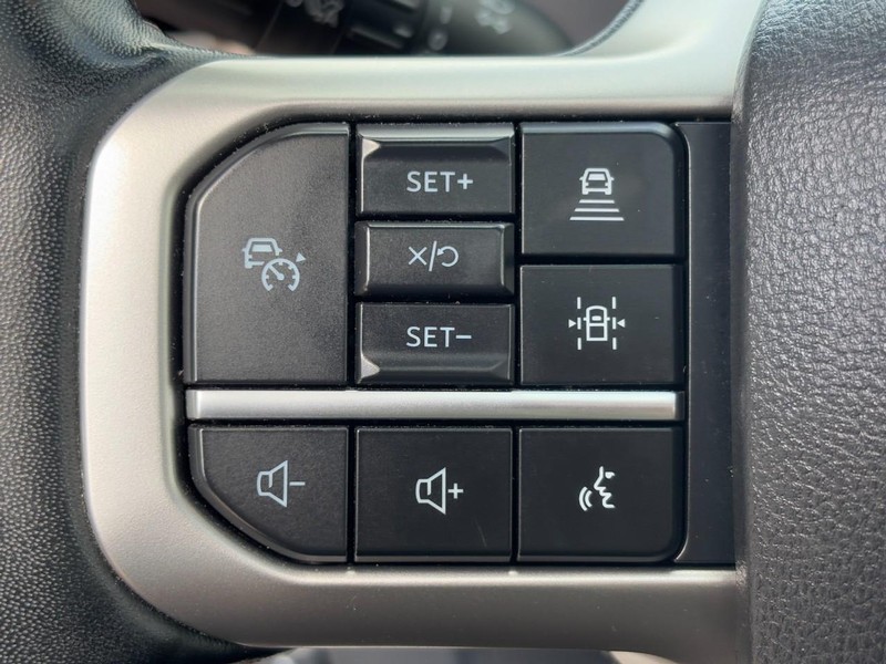 Ford Expedition Max Vehicle Image 18