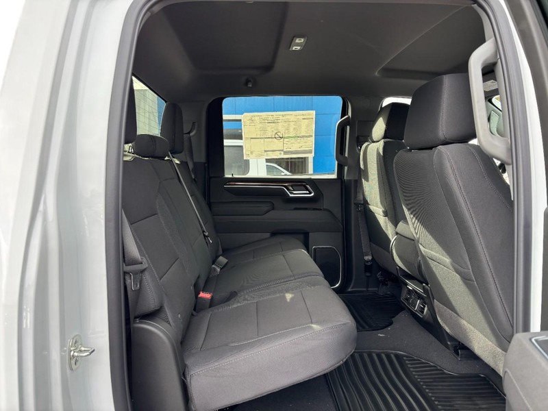 Chevrolet Silverado 3500HD Vehicle Image 05