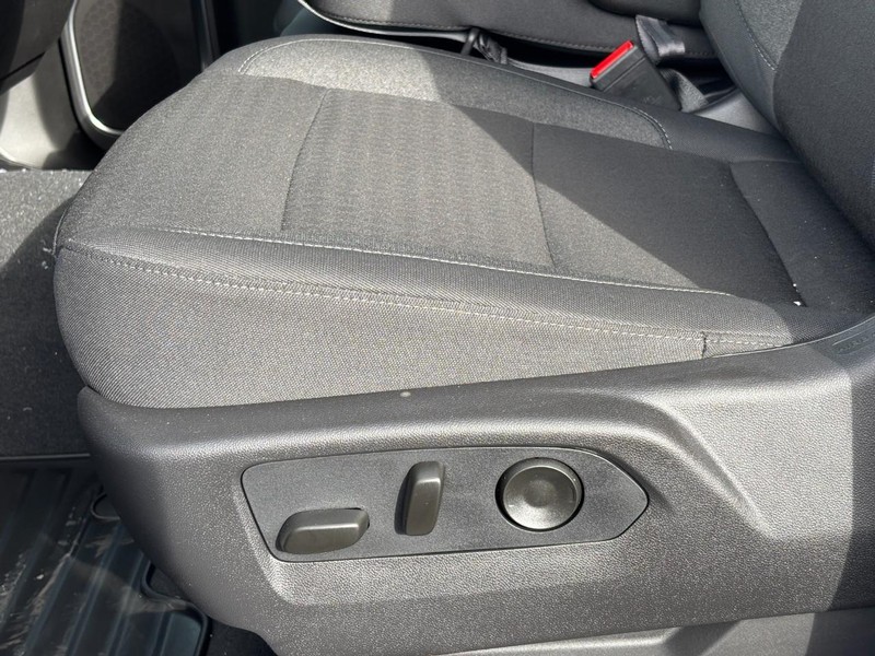 Chevrolet Silverado 3500HD Vehicle Image 21