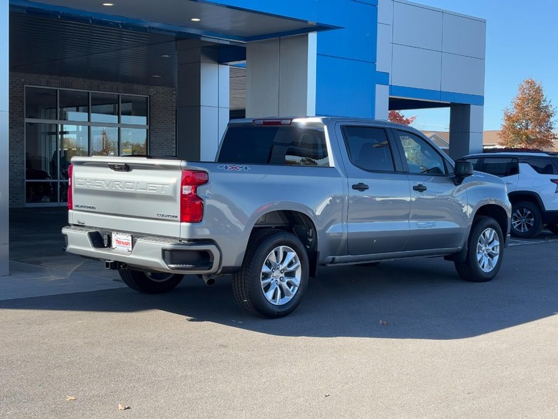 Chevrolet Silverado 1500 Vehicle Image 03