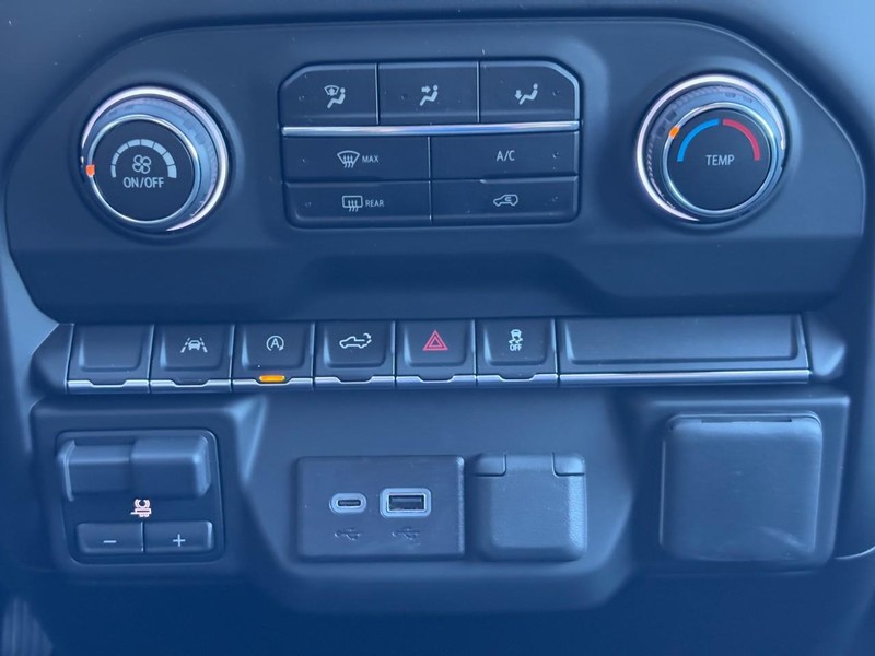 Chevrolet Silverado 1500 Vehicle Image 09