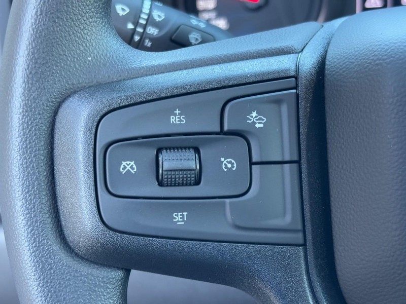 Chevrolet Silverado 1500 Vehicle Image 12