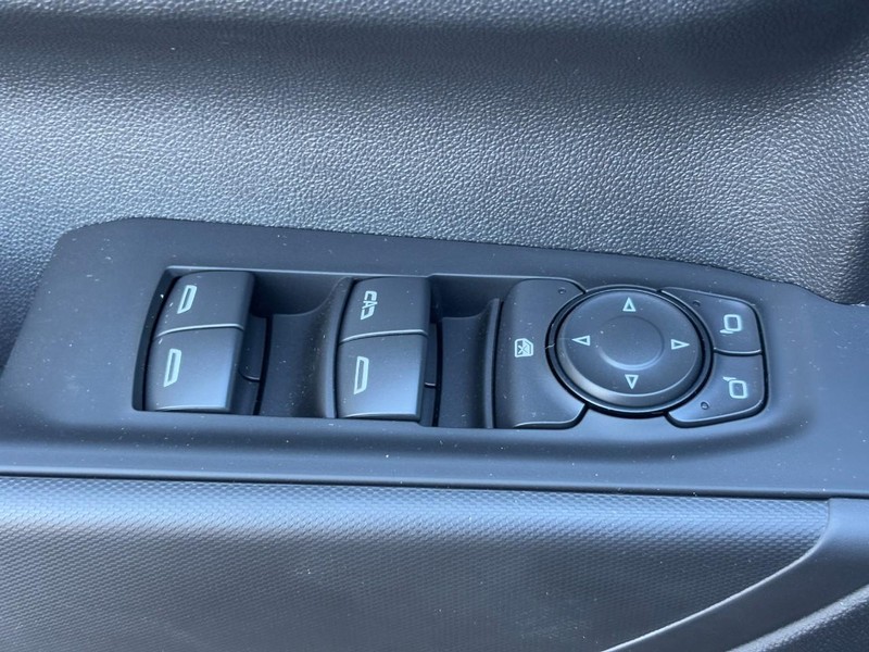 Chevrolet Silverado 1500 Vehicle Image 17