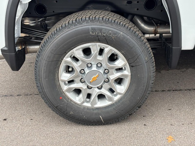 Chevrolet Silverado 2500HD Vehicle Image 04