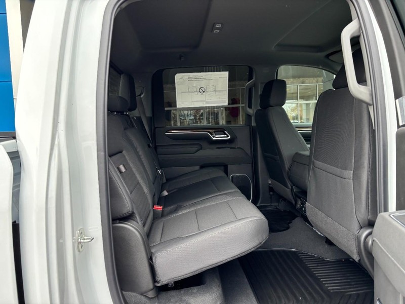 Chevrolet Silverado 2500HD Vehicle Image 05