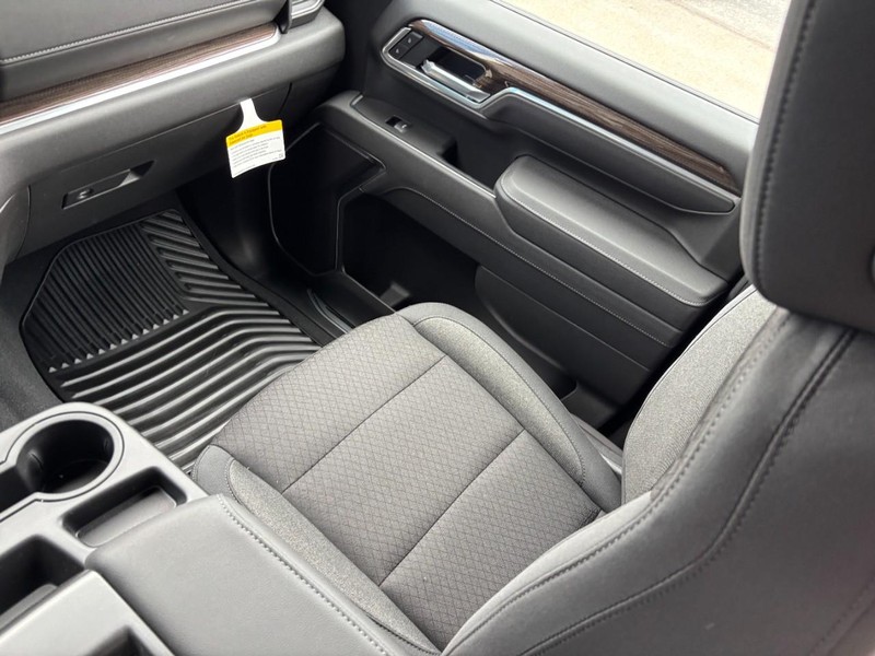 Chevrolet Silverado 2500HD Vehicle Image 10