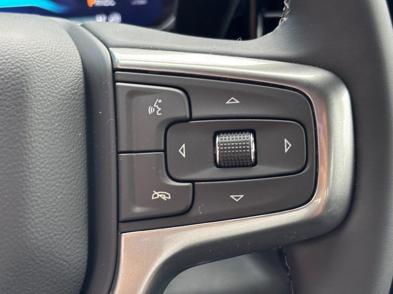 Chevrolet Silverado 2500HD Vehicle Image 13