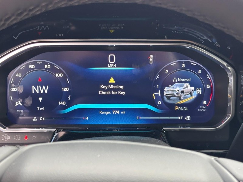 Chevrolet Silverado 2500HD Vehicle Image 14