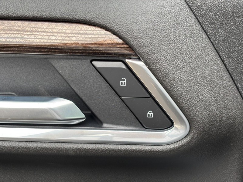 Chevrolet Silverado 2500HD Vehicle Image 20