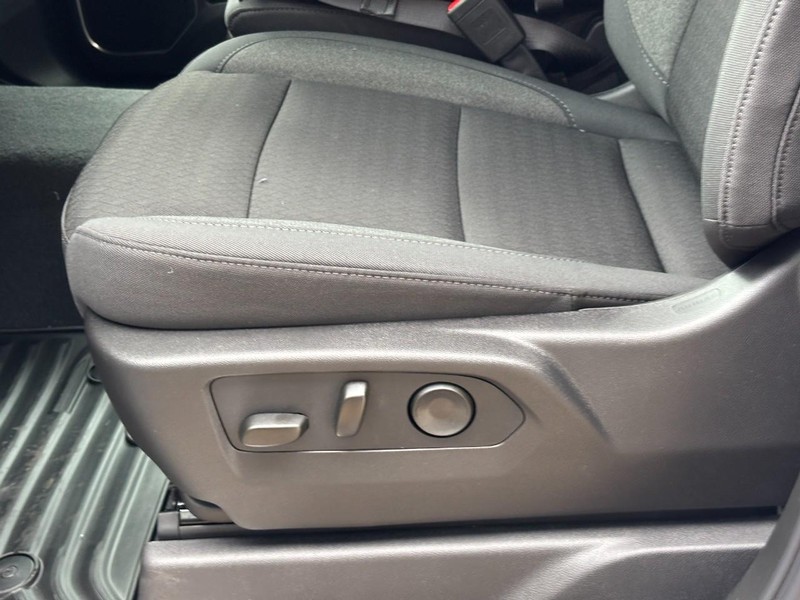 Chevrolet Silverado 2500HD Vehicle Image 21