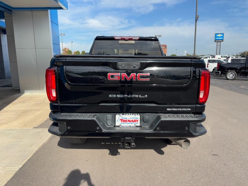 GMC Sierra 2500HD Vehicle Image 05