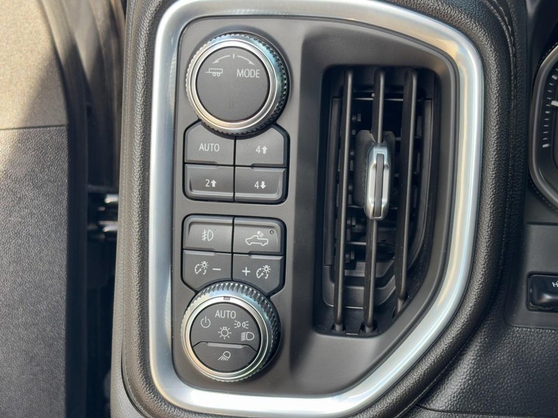 GMC Sierra 2500HD Vehicle Image 16