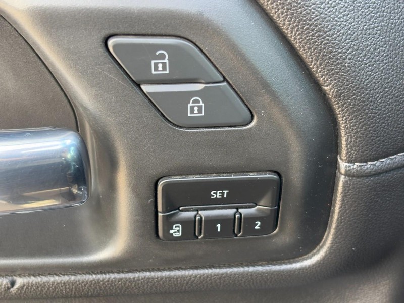 GMC Sierra 2500HD Vehicle Image 25