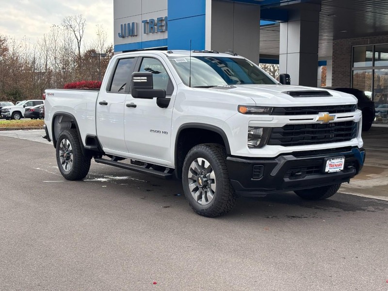 Chevrolet Silverado 2500HD Vehicle Image 02