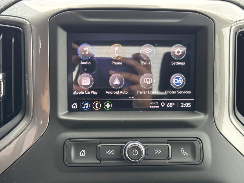 Chevrolet Silverado 2500HD Vehicle Image 14