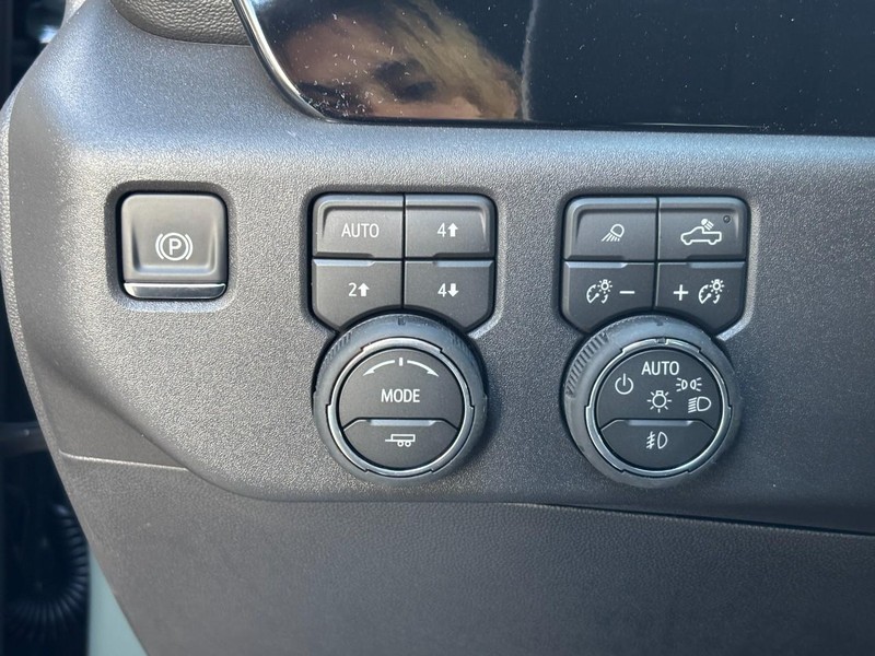 Chevrolet Silverado 1500 Vehicle Image 11