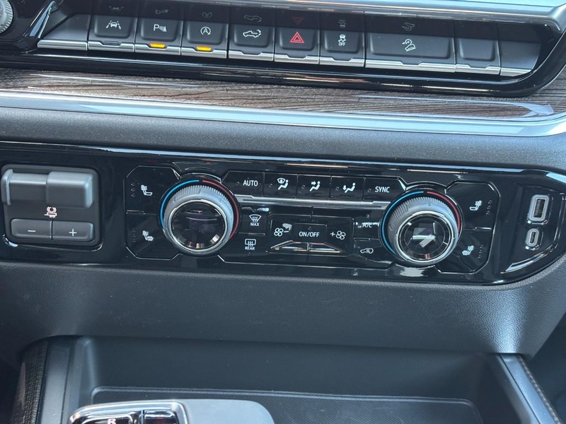 Chevrolet Silverado 1500 Vehicle Image 18