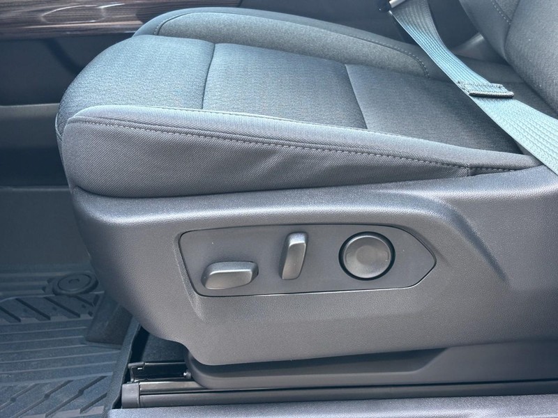 Chevrolet Silverado 1500 Vehicle Image 21