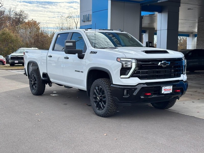 Chevrolet Silverado 2500HD Vehicle Image 02