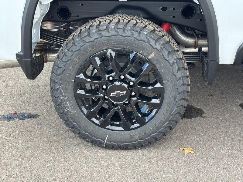 Chevrolet Silverado 2500HD Vehicle Image 04